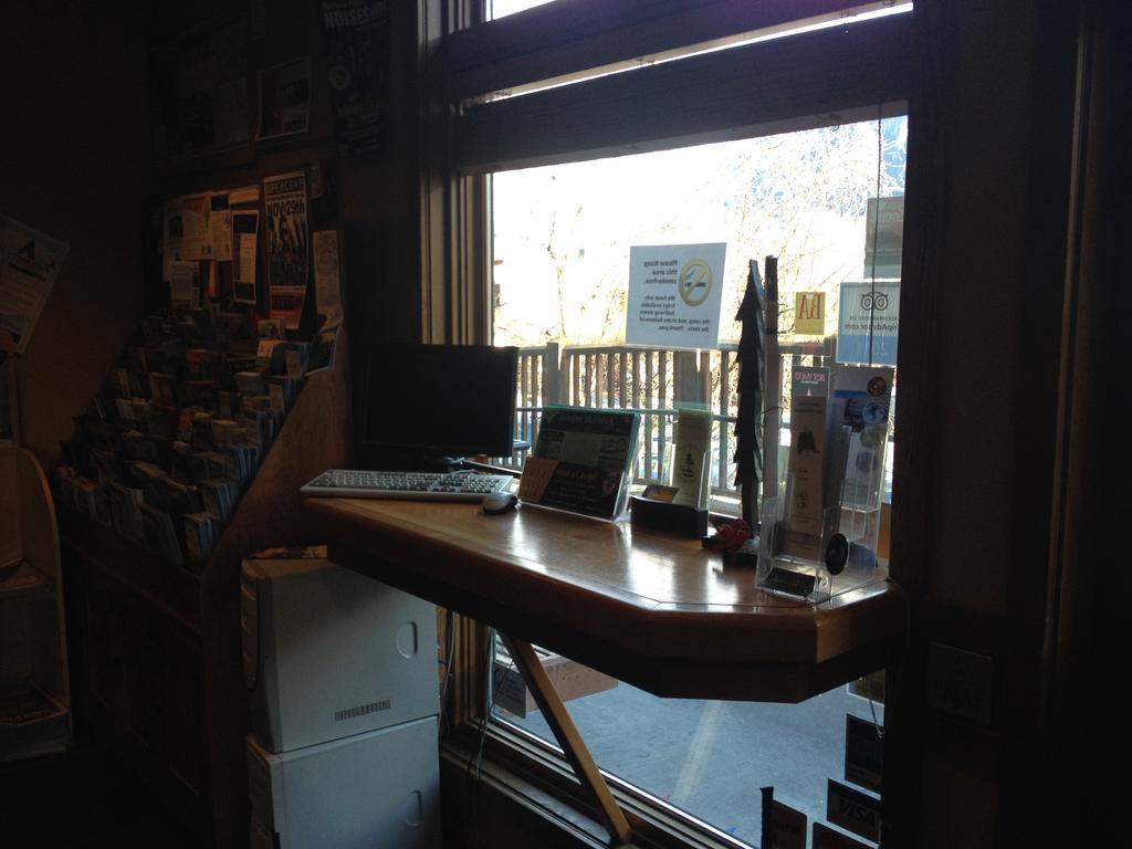 Howe Sound Inn & Brewing Company Squamish Extérieur photo