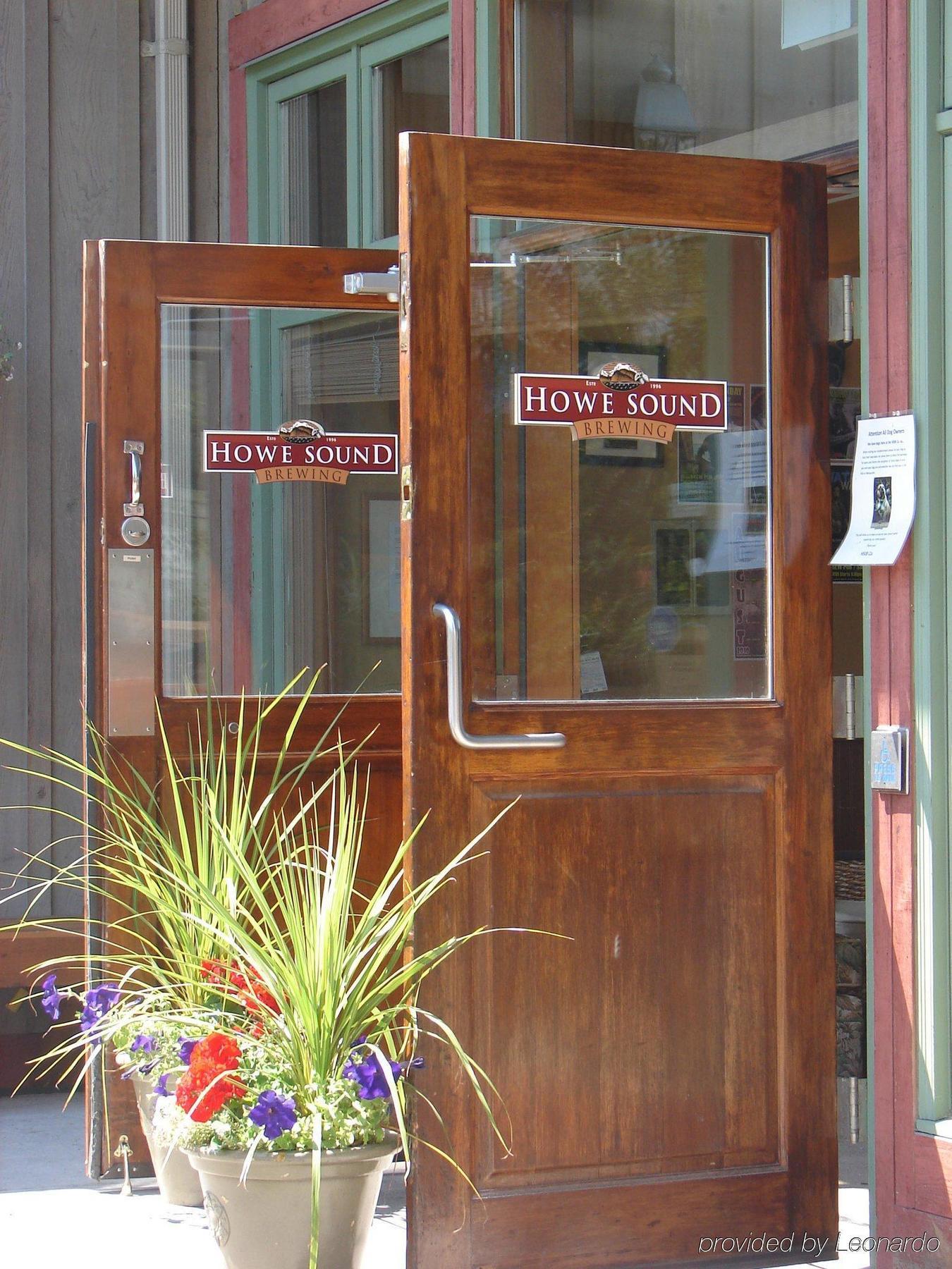Howe Sound Inn & Brewing Company Squamish Extérieur photo