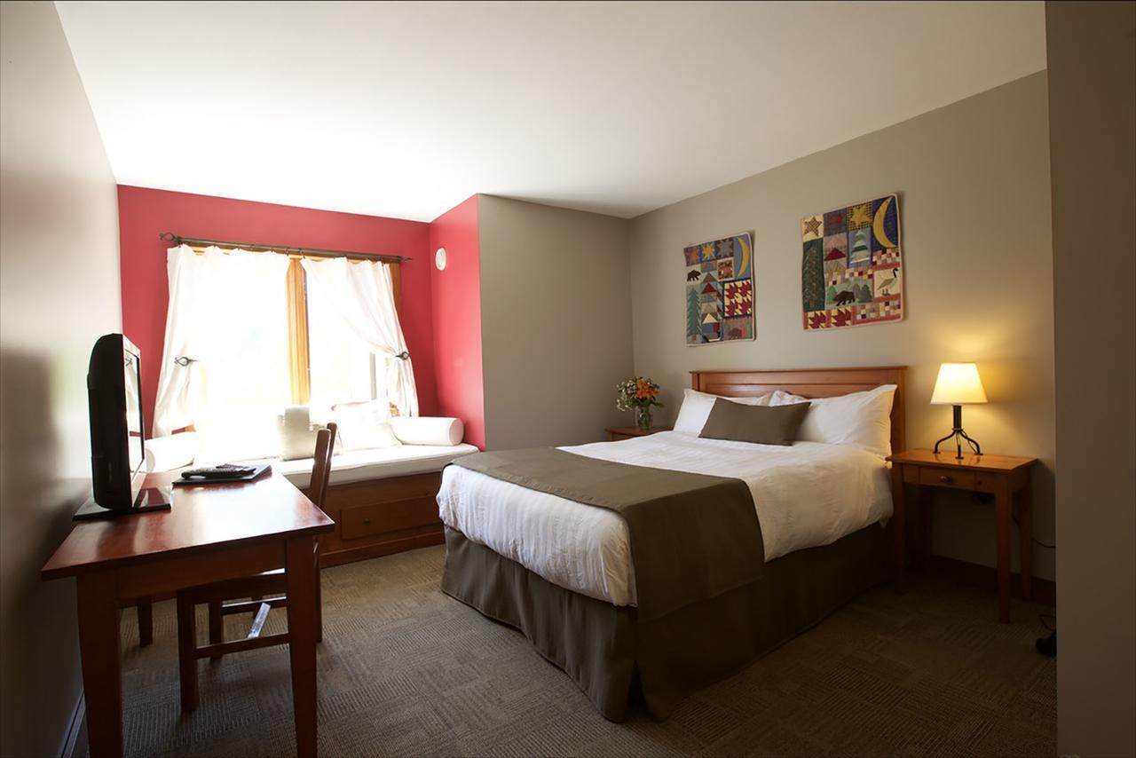 Howe Sound Inn & Brewing Company Squamish Extérieur photo