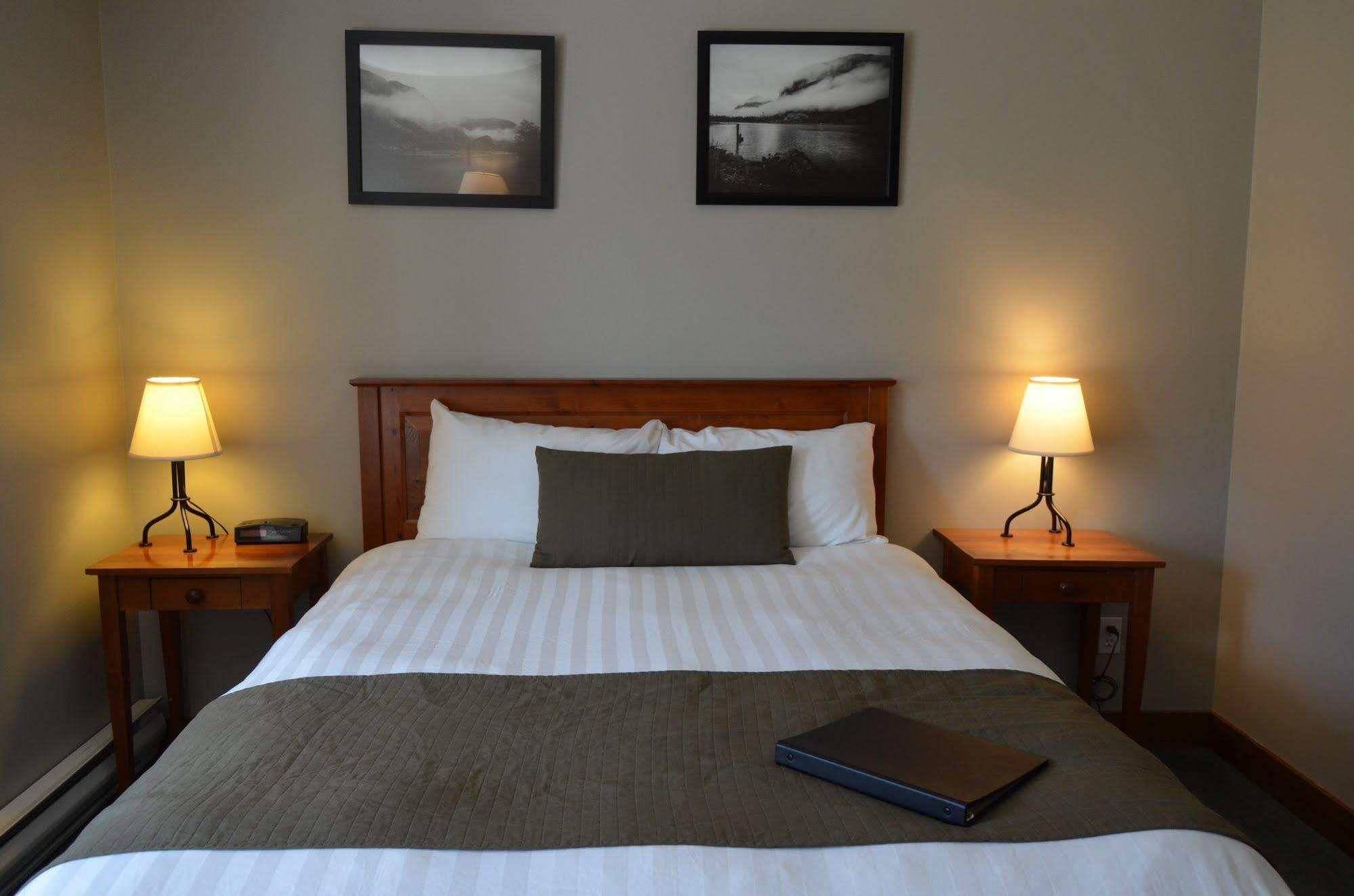 Howe Sound Inn & Brewing Company Squamish Extérieur photo